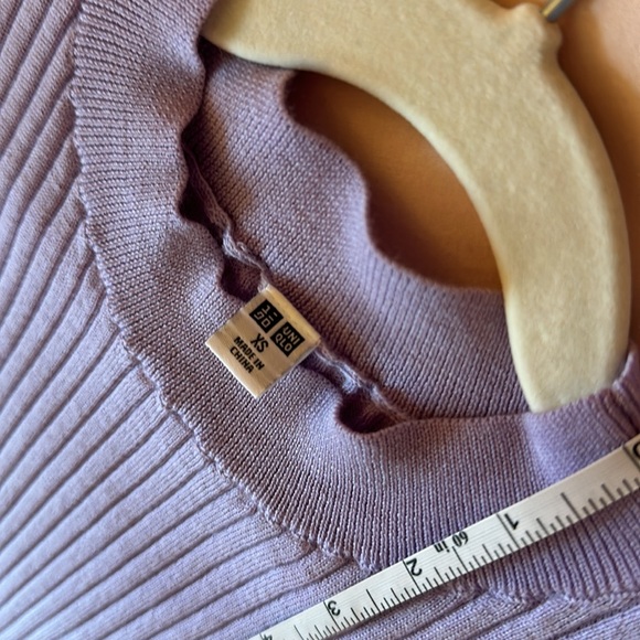 XS Uniqlo wool purple short sleeve top - Picture 3 of 5